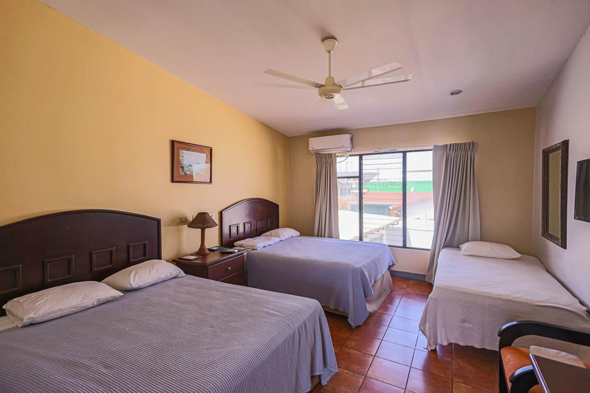 Hotel Cana Brava Inn Cañas Extérieur photo