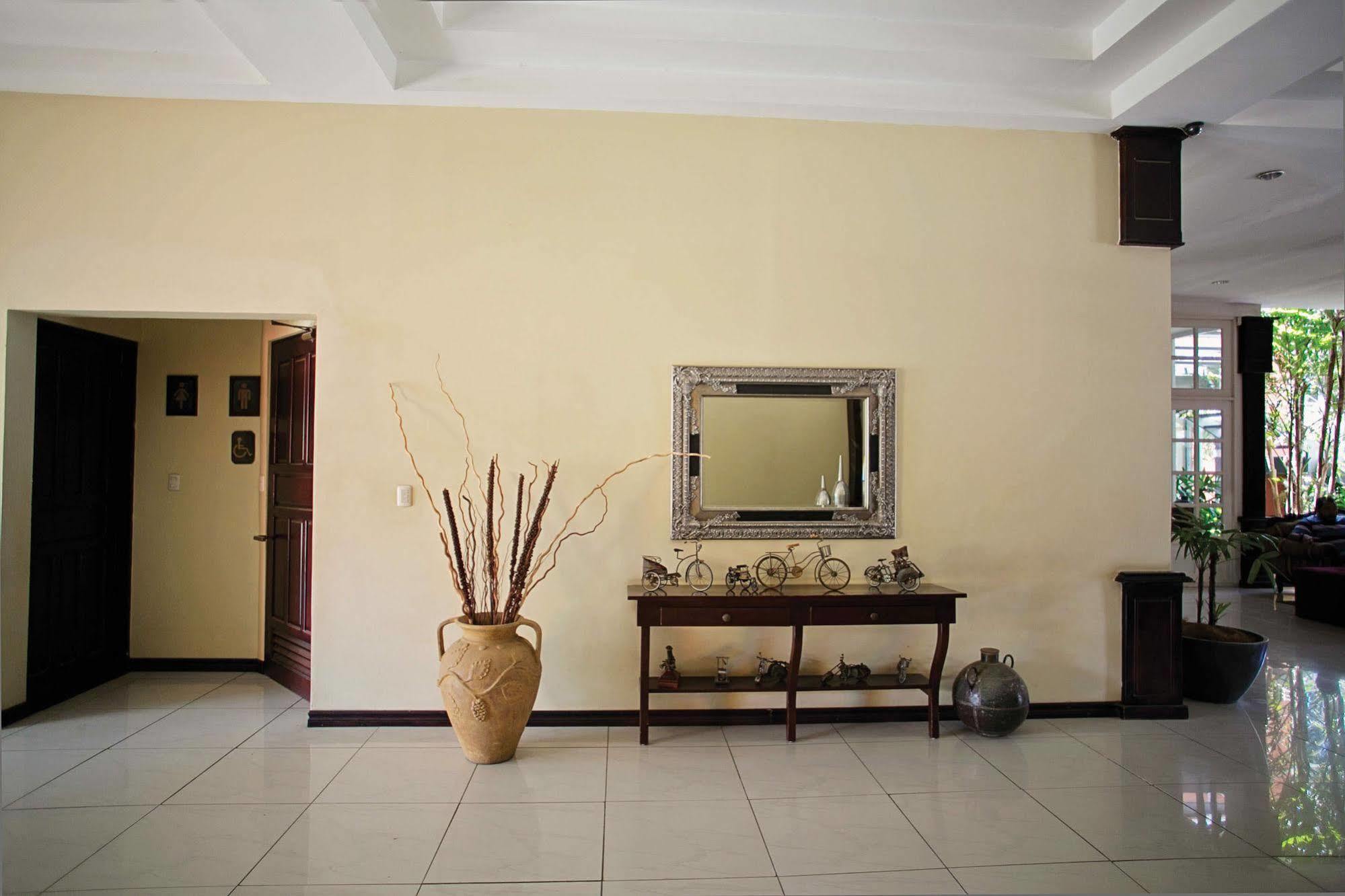 Hotel Cana Brava Inn Cañas Extérieur photo