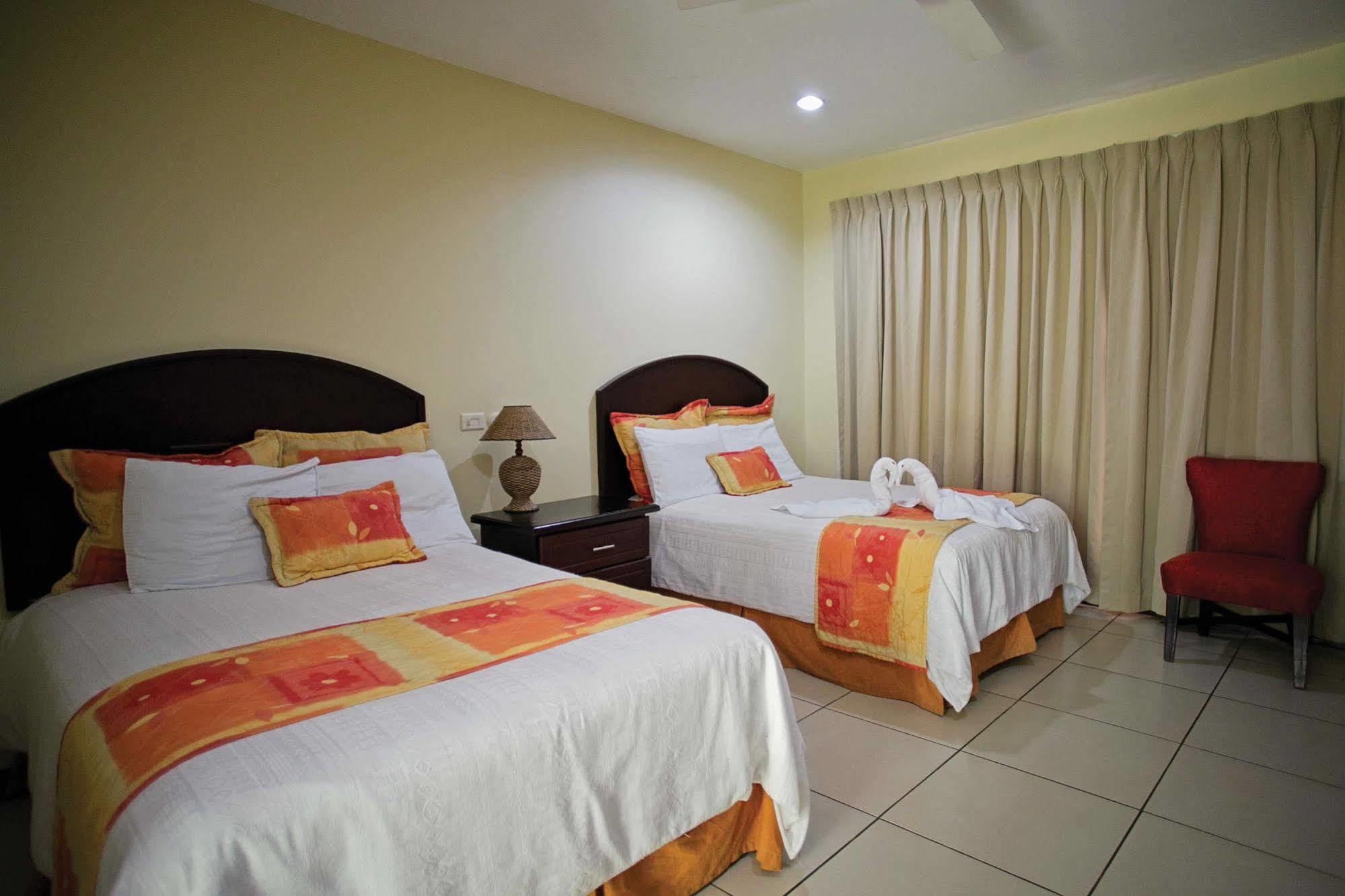 Hotel Cana Brava Inn Cañas Extérieur photo