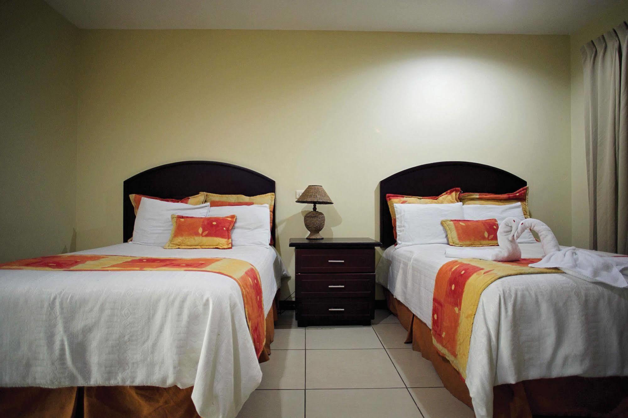 Hotel Cana Brava Inn Cañas Extérieur photo
