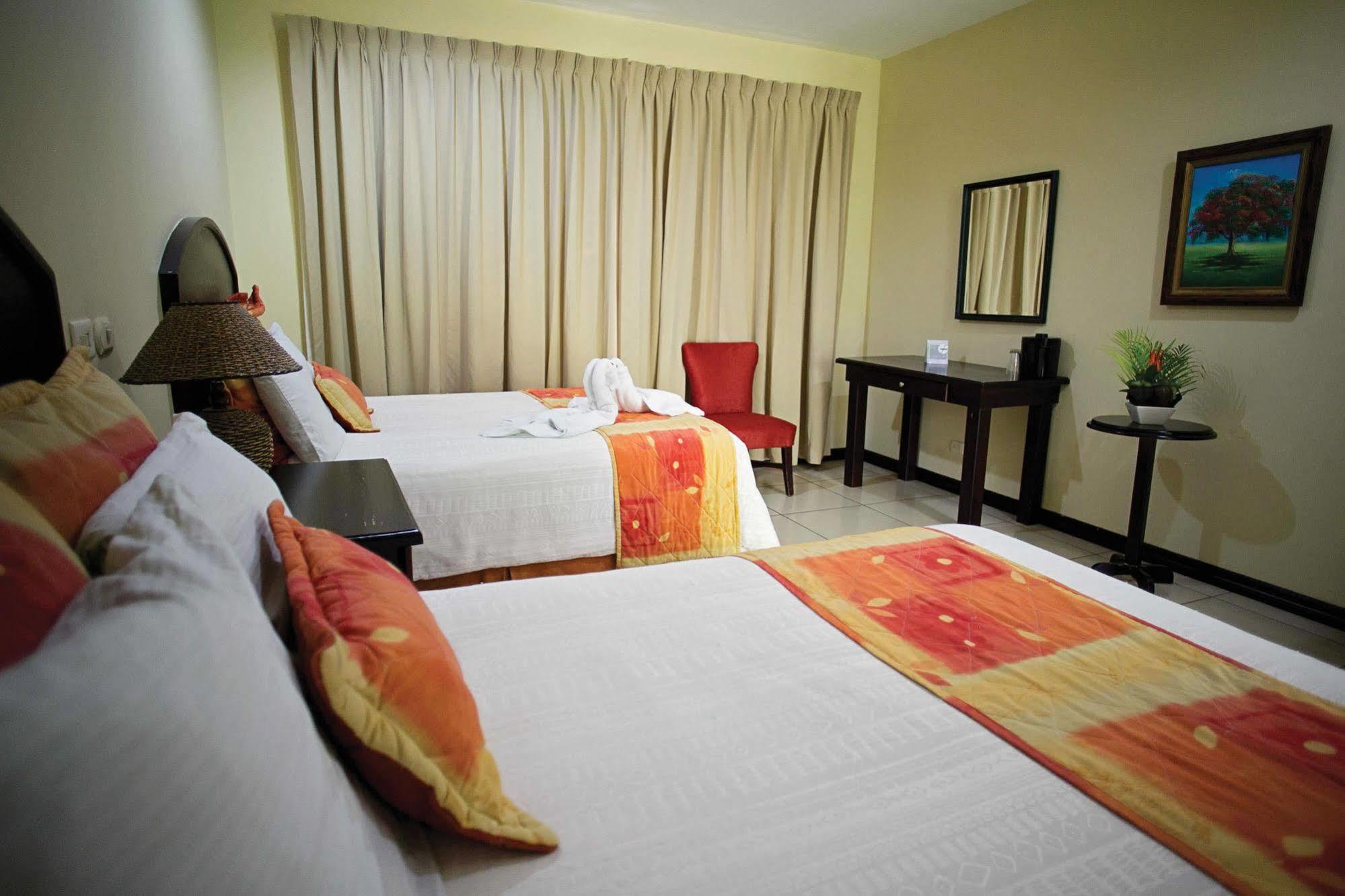 Hotel Cana Brava Inn Cañas Extérieur photo